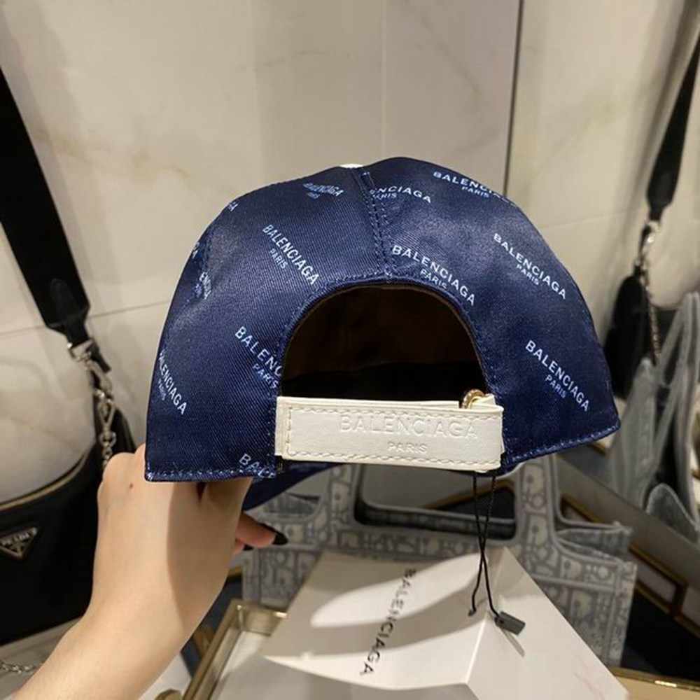 Ba*len*cia*ga hat